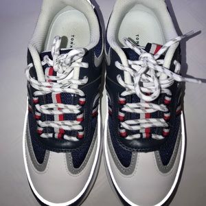 Tommy Hilfiger Shoes size 6